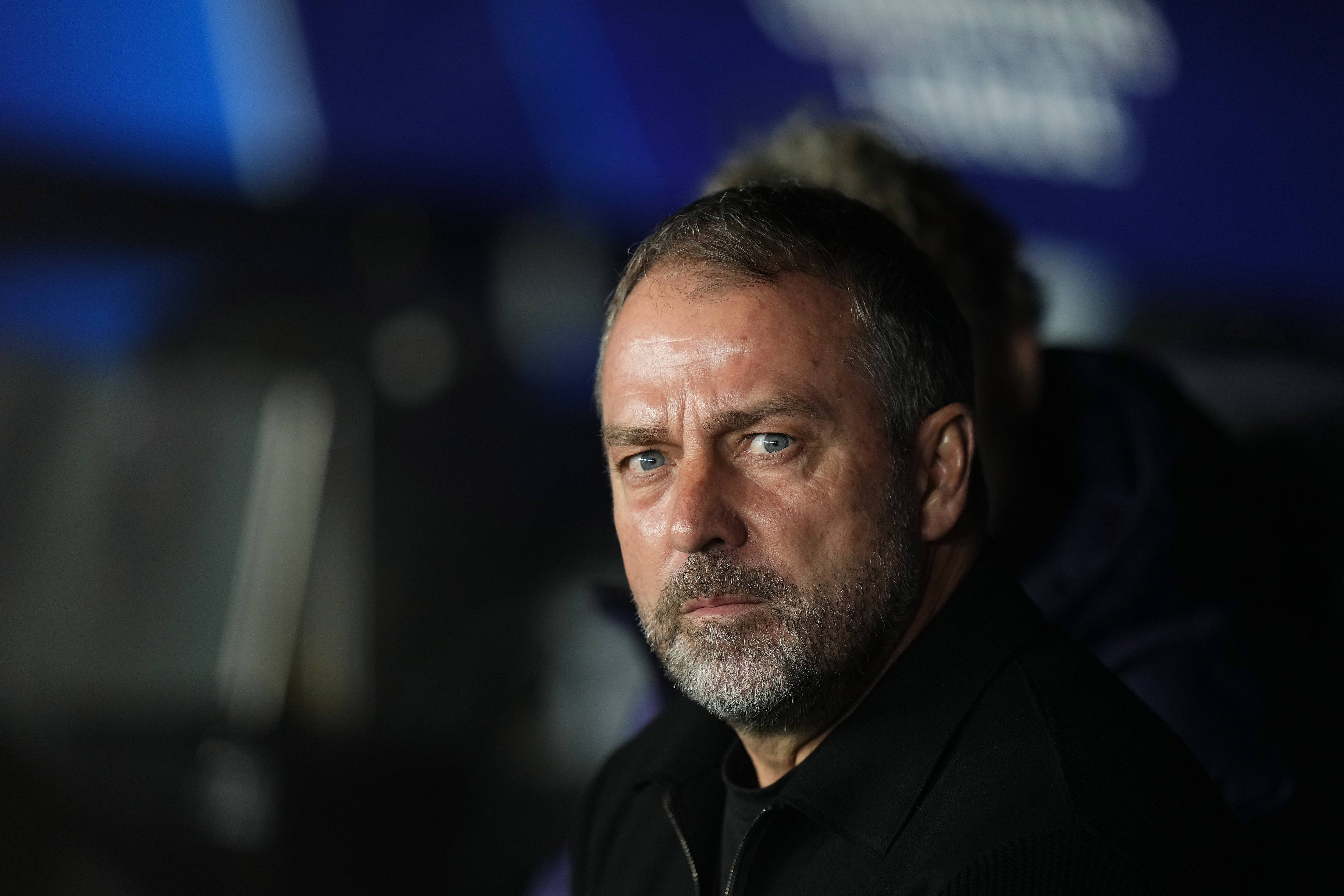 每体：弗里克对德罗即将离开巴萨感到不满，他表示非常失望