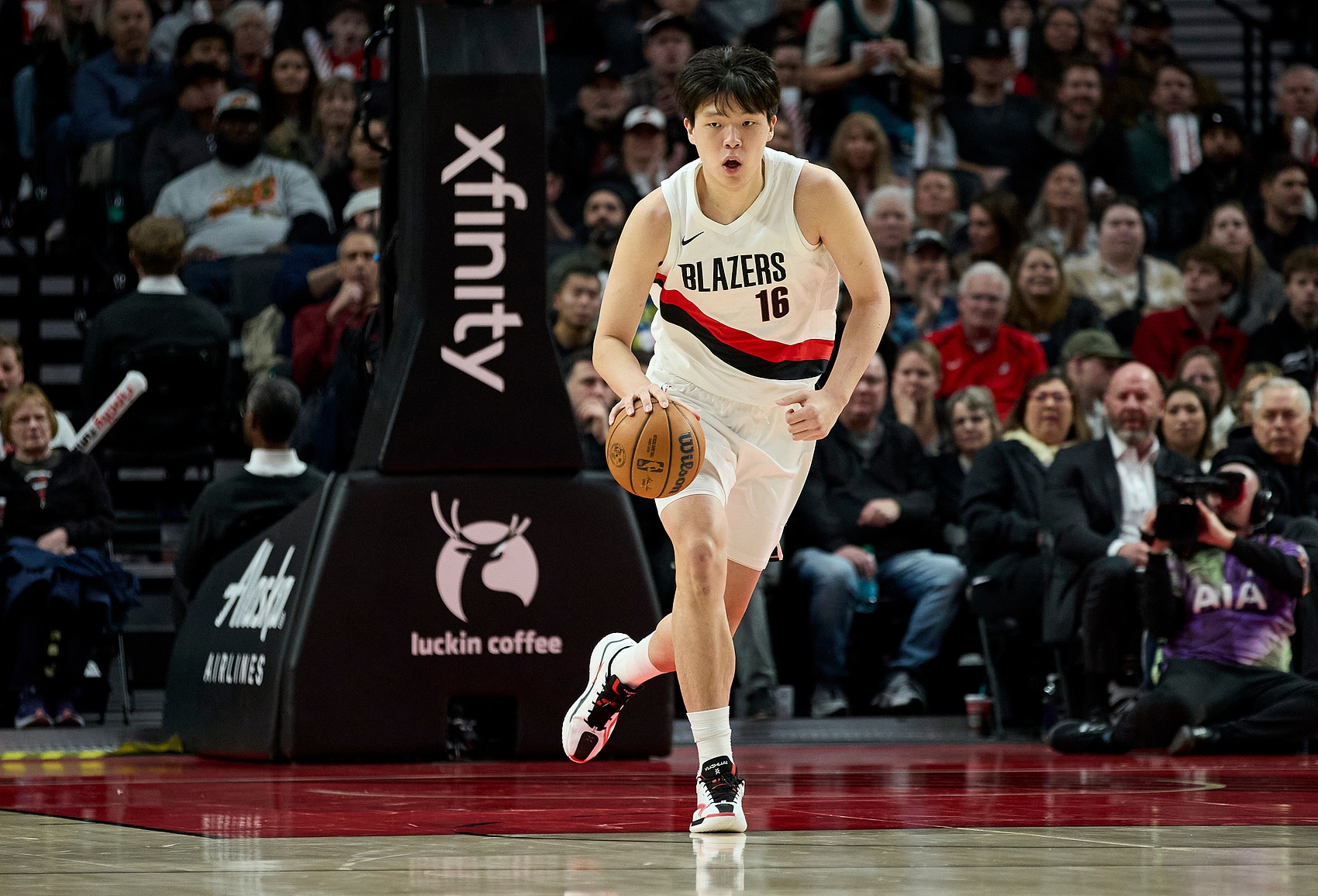 队记：虽然杨瀚森不能带来很多帮助 但至少没拖后腿 这就是进步